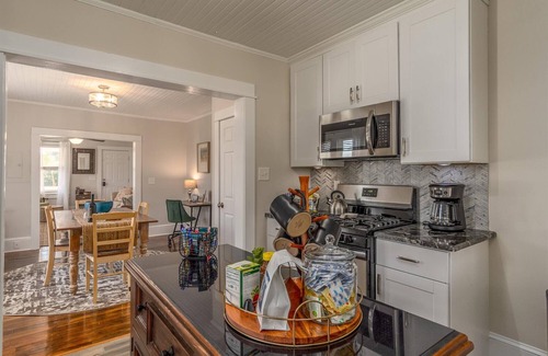 New Bern Casa | A Beautifully Balanced Bungalow!