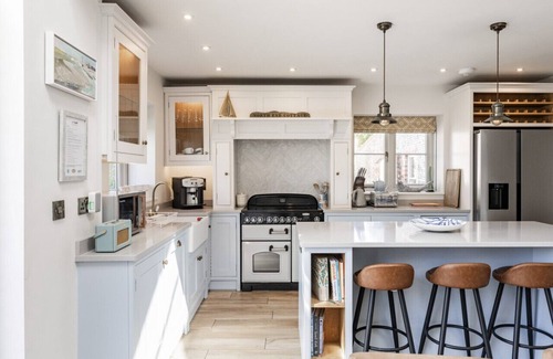 Holt Casa | A beautifully renovated coastal hideaway