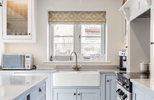 Holt Casa | A beautifully renovated coastal hideaway