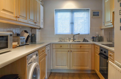 Egloshayle Cabaña | A beautifully styled apartment, perched on the banks of the River Camel.