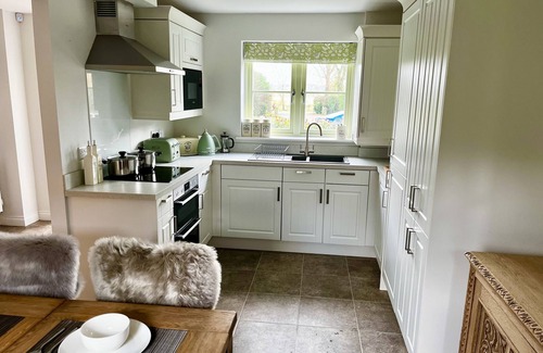 Chipping Campden Cabaña | A beautifully themed Cotswold cottage with a modern but classic country interior