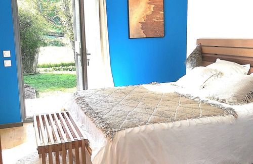Les Echets Cama Y Desayuno | A bed and breakfast in the woods