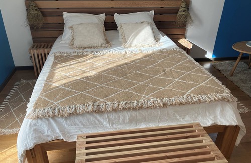 Les Echets Cama Y Desayuno | A bed and breakfast in the woods