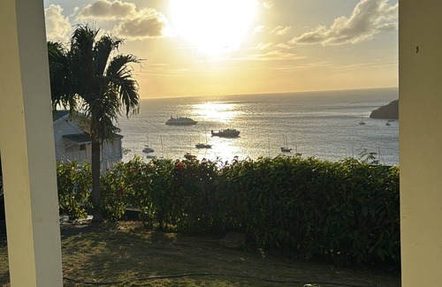 Union Vale Apartamento | A Bequia traditional island hillside house overlooking beautiful Admiralty Bay