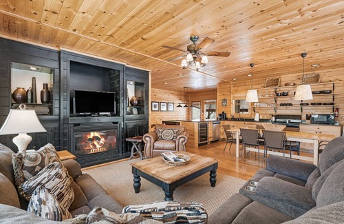 Bryson City Cabina | A Blessing- Near Nantahala Outdoor Center, Bryson City, NC