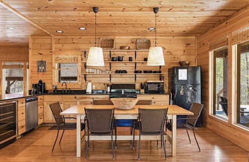 Bryson City Cabina | A Blessing- Near Nantahala Outdoor Center, Bryson City, NC