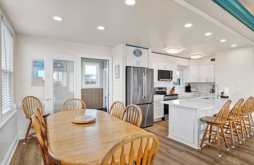Surf Side Shores Casa | A Blessing - Pet Friendly - 5 bed, 4 bath home