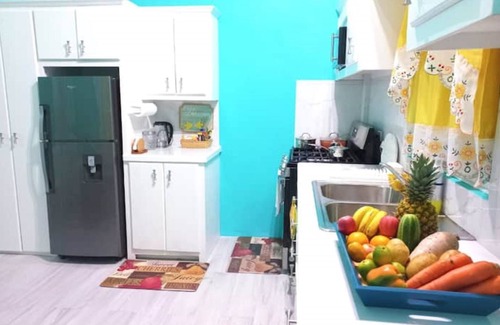 Saint John Parish Apartamento | A Blissful Carib/n Getaway! Work or Leisure, 15 mins to Beaches & Restaurants.