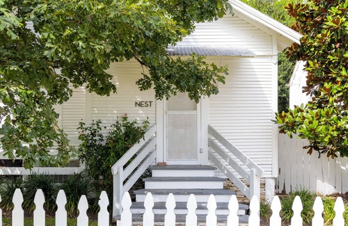 Round Top Casa | IN TOWN | Fire Pit + Walk to Shopping!