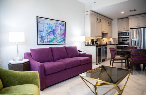 Central Business District Apartamento | A Block From the French Quarter! Spacious Villa