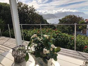 Simon's Town Casa | A Boat House