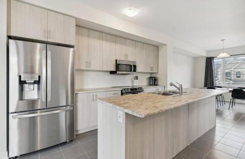 Thorold Casa | A Brand New 4BR Townhouse in Thorold Retreat