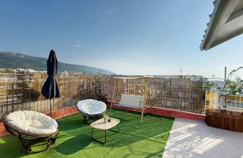 Papagou-Holargos Apartamento | A bright and relaxing penthouse
