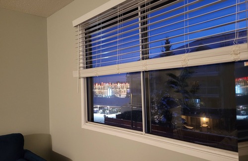 West Edmonton Apartamento | A/C in bdrm✅️COMMONWEALTH Stadium✅️ROGERS Place✅️Queen-twin-foldout✅️Expo Centre