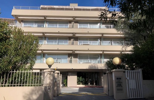Saint-Raphael Apartamento | Estudio climatizado cerca de la playa, comercios y estación con WiFi, parking opcional