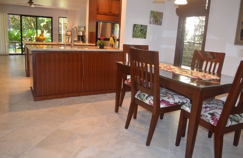 Poipu Condominio | Condominio espacioso, limpio y cómodo incluye el primer desayuno en Poipu