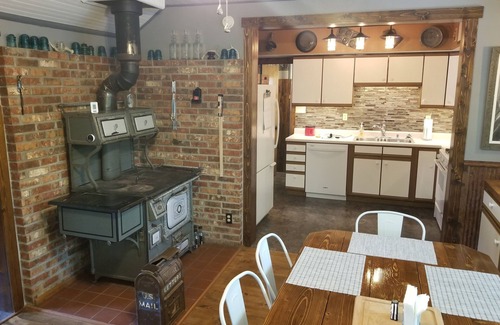 Hill City Cabina | A Cabin in Rochford