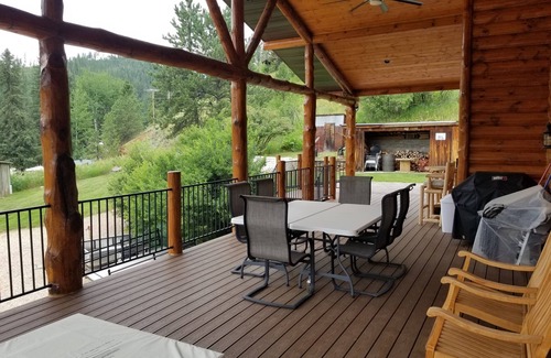 Hill City Cabina | A Cabin in Rochford