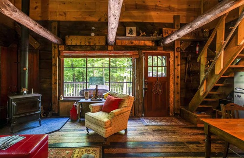 Katrine Cabina | A Cabin in the Woods