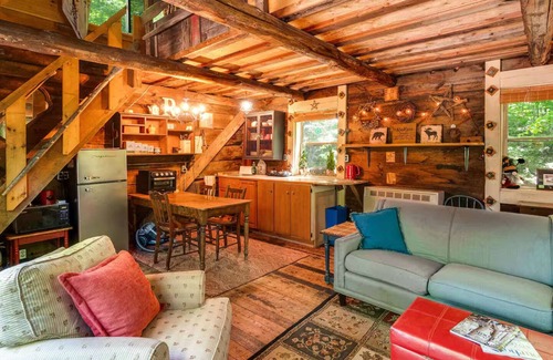 Katrine Cabina | A Cabin in the Woods