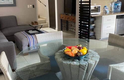 Los Cabos Casa | A Cabo Haven in a huge yard full of endemic trees and flowers (Pet Friendly!)