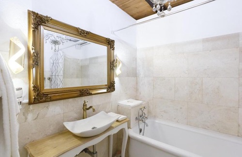 Montreux Apartamento | A castle spirit apartment in Château du Châtelard