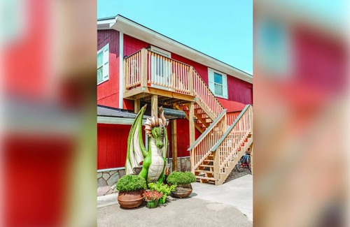 Chickamauga Apartamento | A Castle-Themed Stay in Historic Chickamauaga