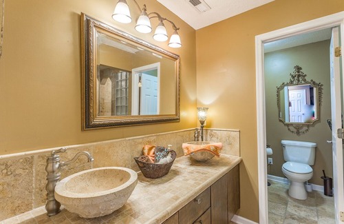 Chickamauga Apartamento | A Castle-Themed Stay in Historic Chickamauaga