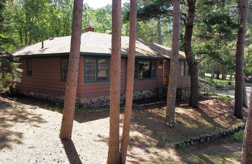 Orr Casa | A Central Lakehouse for All-Season Adventures