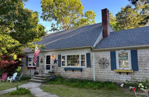 West Yarmouth Casa | A charm Cape house centrally located close to everything that Cape code offers
