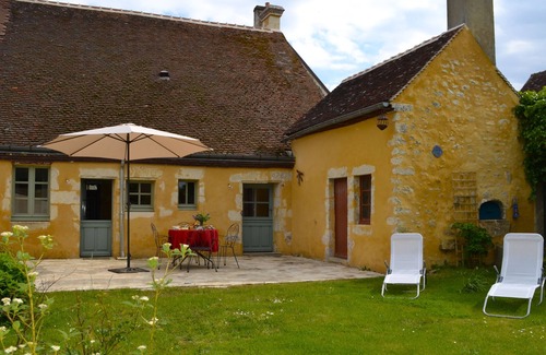Saint-Hilaire-sur-Erre Cabaña | Una casa de pueblo con encanto en Le Perche