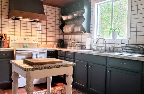 Hopkins Casa | A Charming Country Cottage Nestled in the Woods