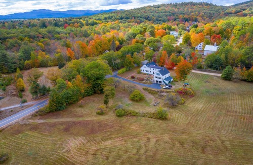 Freedom Casa | A Charming Family-Friendly Historic House, Lake Access & a Peaceful Meadow View