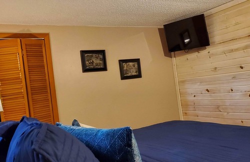 Ludington Casa | A charming family getaway with relaxing lake views!