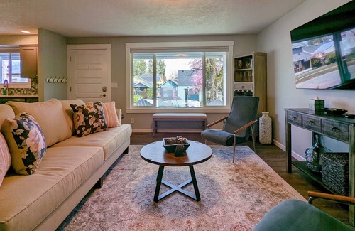 McMinnville Casa | A Charming Home In Historic McMinnville For Your Family`s Holiday