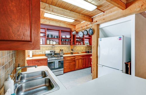 Fairbanks Casa | A Chena Dream Alaskan Retreat - Northern Lights viewing, Soaking Tub, Game Room