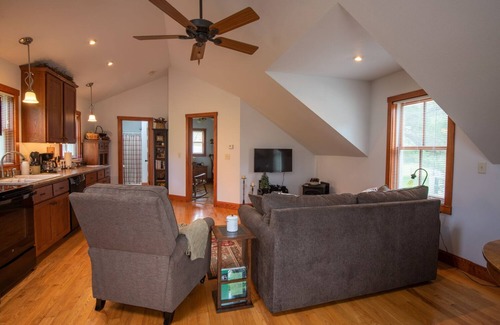 Cashton Casa | ¡Un loft urbano en un entorno campestre! Hermosa y serena ...