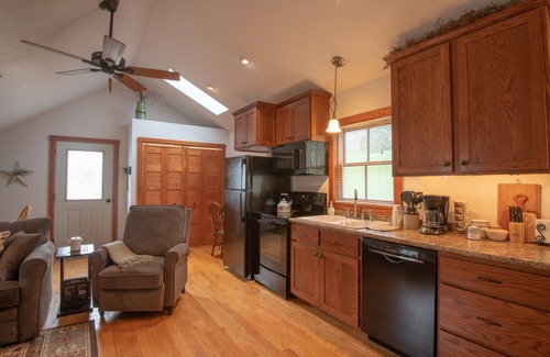 Cashton Casa | ¡Un loft urbano en un entorno campestre! Hermosa y serena ...