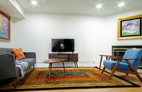 Dupont Circle Apartamento | A Classy Corner of DC Minutes walk to Dupont Circle