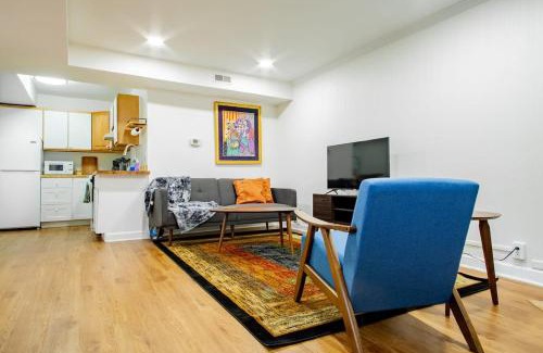 Dupont Circle Apartamento | A Classy Corner of DC Minutes walk to Dupont Circle