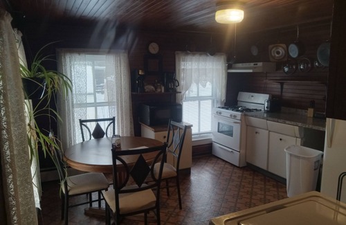 Indian Lake Apartamento | A clean and cozy centrally located rental,walking distance to all amenities