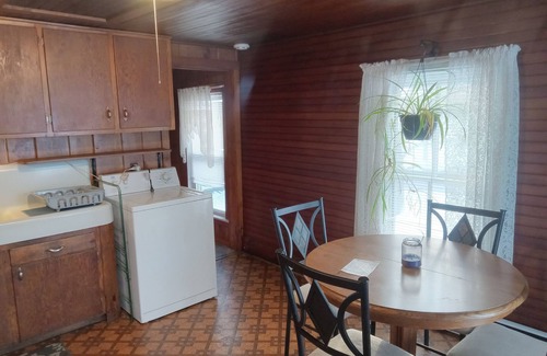 Indian Lake Apartamento | A clean and cozy centrally located rental,walking distance to all amenities