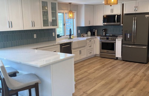 Oak Bluffs Casa | A "Close to All" Oak Bluffs Oasis!