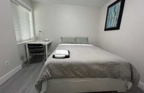 New Westminster Casa | A Comfortable 1Bedroom Suit with Seperate Entrance