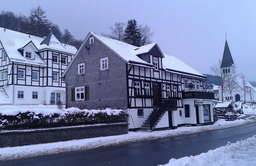 Elpe Casa | A comfortable, large house with WiFi in Hochsauerland, suitable for 14 persons