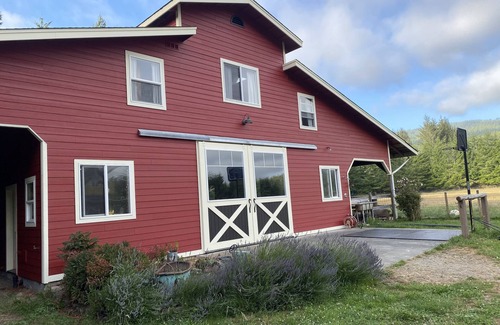 Fieldbrook Casa | Una estancia confortable en una granja familiar sostenible