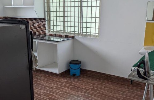 Kochi Apartamento | A tranquil stay just 3 km from city!
