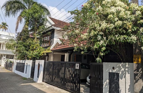 Kochi Apartamento | A tranquil stay just 3 km from city!