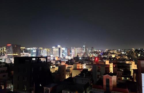 Nonhyeon-dong Apartamento | a comfortable two-room house in the city center