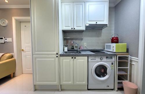 Nonhyeon-dong Apartamento | a comfortable two-room house in the city center